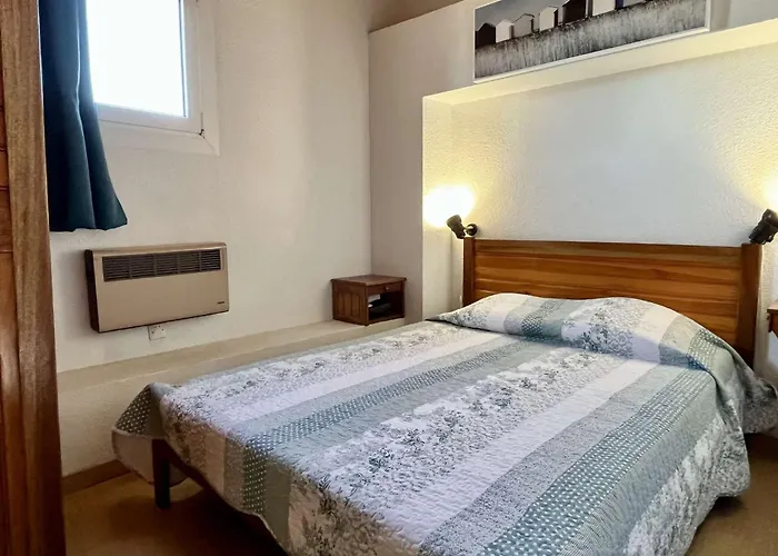 2 Pieces- 4 Couchages- Sur Ar070-049 *