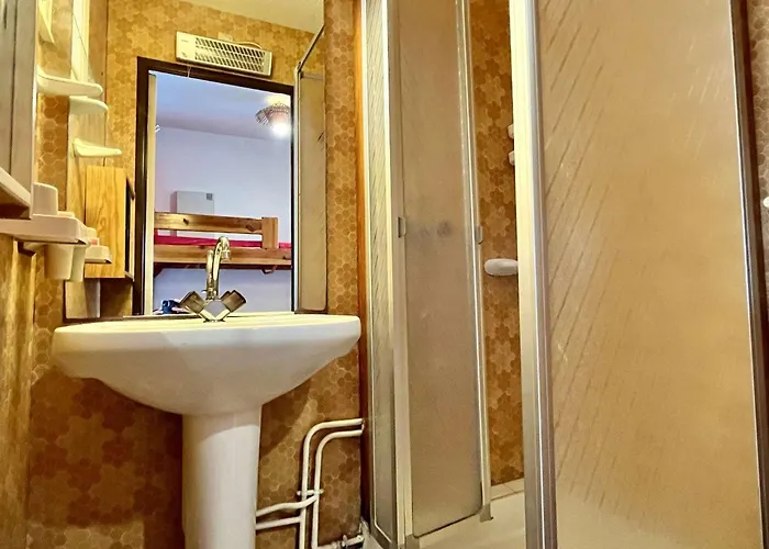 2 Pieces- 4 Couchages- Sur Ar070-049 דירה *