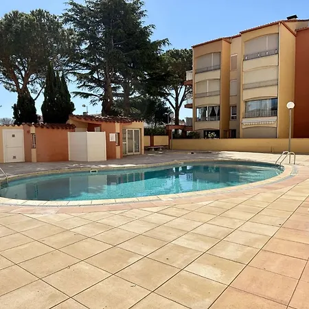 2 Pieces- 4 Couchages- Sur Ar070-049 شقة *